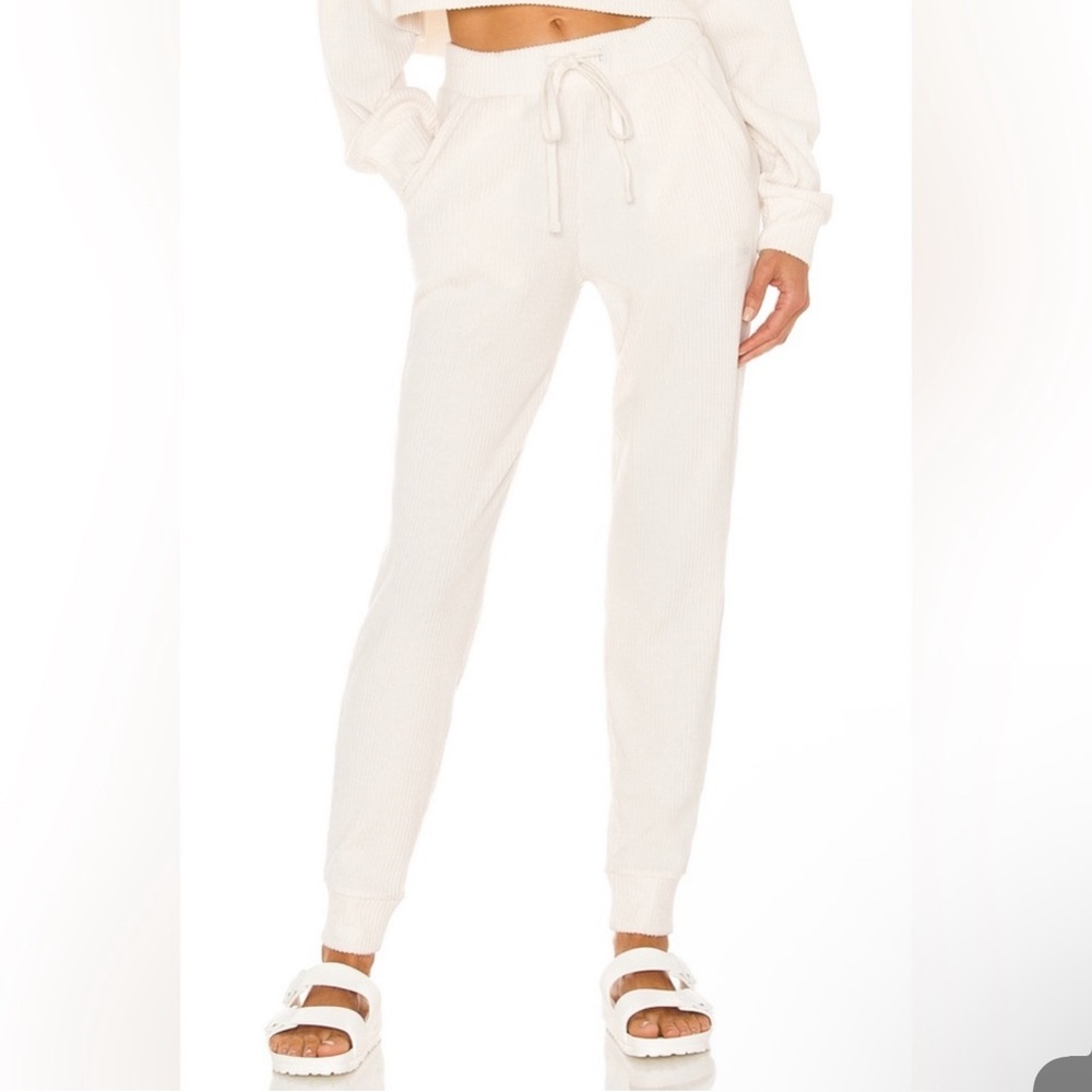 Alo Yoga Muse Pant